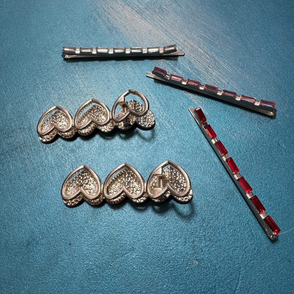 Heart and Bar Hair Clips Set - Picture 3 of 3